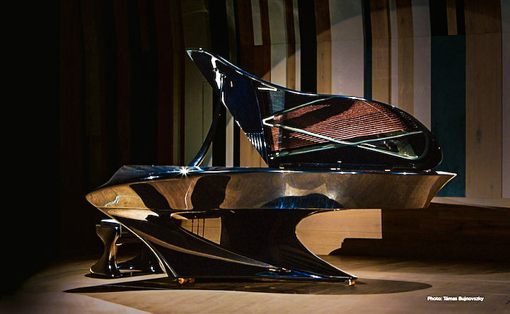 ハンガリー製の新型グランドピアノが超かっこいい Clarbo クラーボ